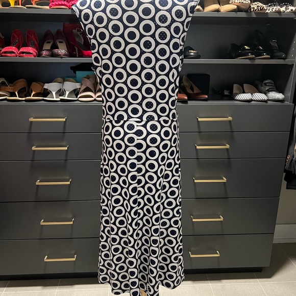 Stunning Frank Lyman Dress - Picture 2 of 3